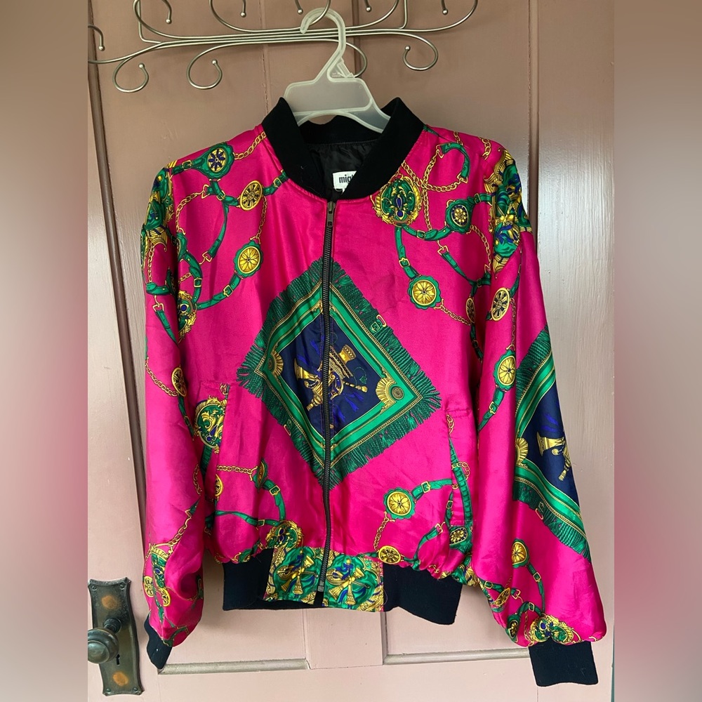 Vintage jacket from Korea!!! Show up to a party in this and you won’t dissapoint
